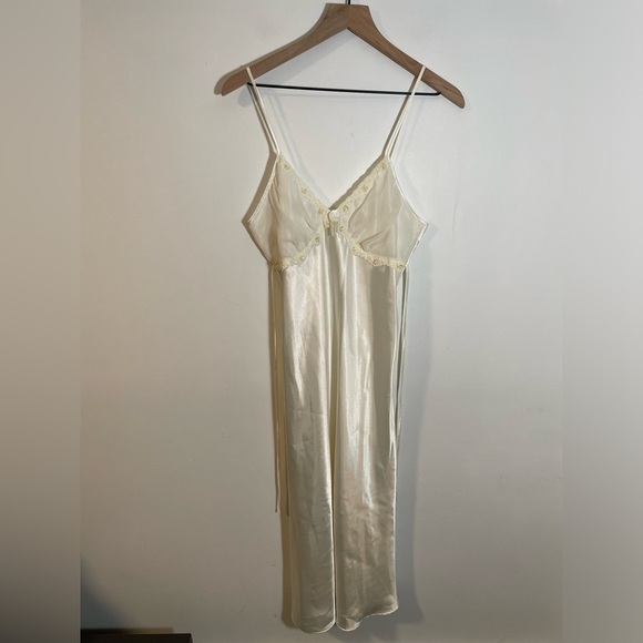 VTG Delicates White Peignoir Set Pearl & Lace Details Medium Bridal Nightgown - Picture 2 of 12